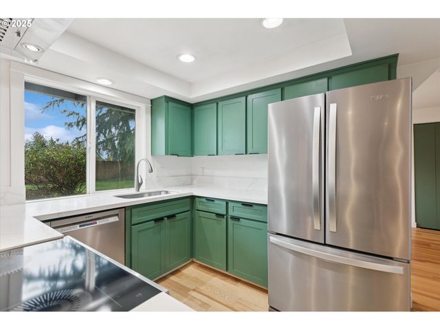 18800 Sw SANDRA Ln, Beaverton, OR 97003