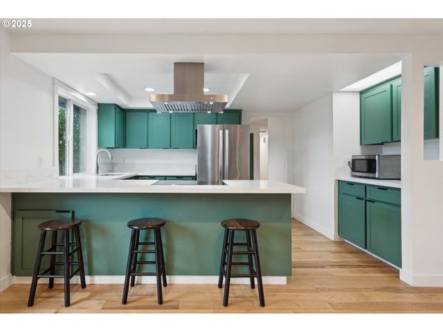 18800 Sw SANDRA Ln, Beaverton, OR 97003