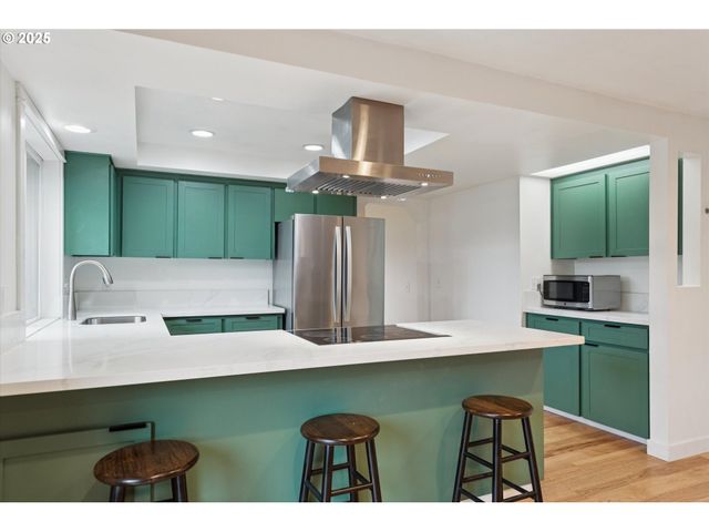 18800 Sw SANDRA Ln, Beaverton, OR 97003