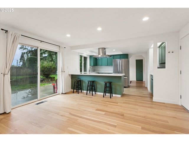 18800 Sw SANDRA Ln, Beaverton, OR 97003