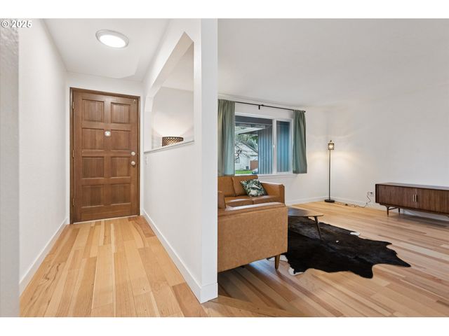 18800 Sw SANDRA Ln, Beaverton, OR 97003