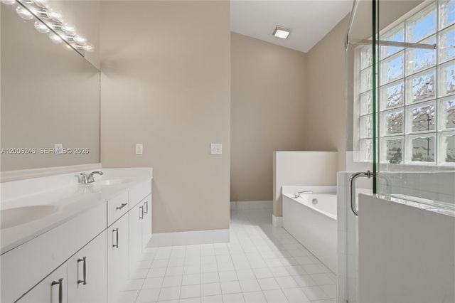 16284 NW 24th St, Pembroke Pines, FL 33028