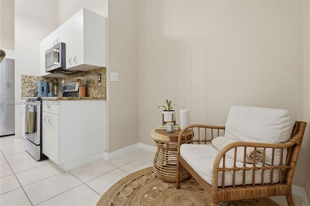 16284 NW 24th St, Pembroke Pines, FL 33028