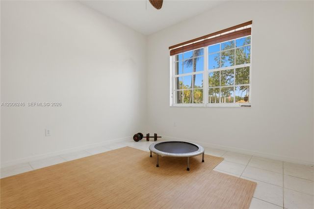 16284 NW 24th St, Pembroke Pines, FL 33028