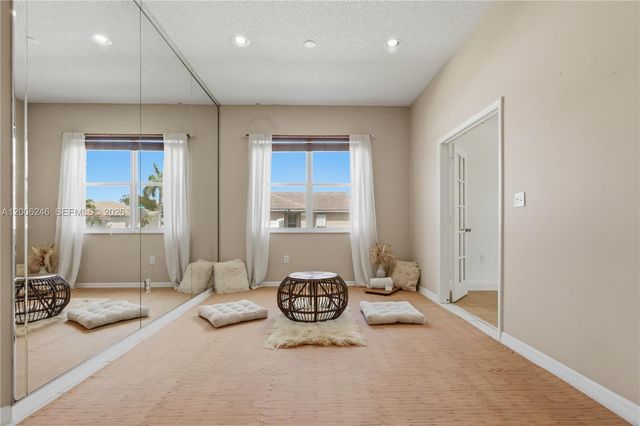 16284 NW 24th St, Pembroke Pines, FL 33028