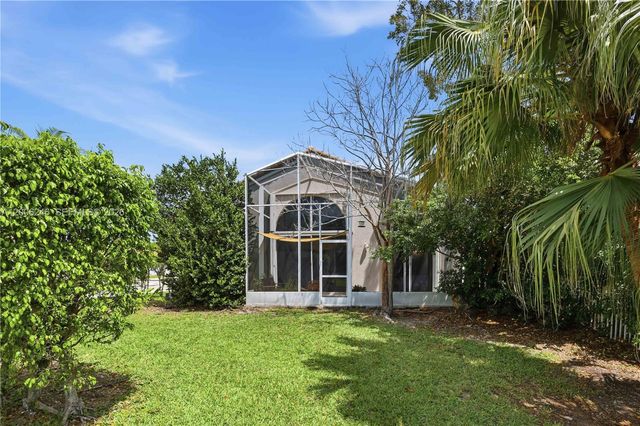 16284 NW 24th St, Pembroke Pines, FL 33028