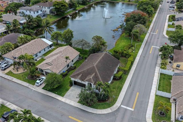 16284 NW 24th St, Pembroke Pines, FL 33028