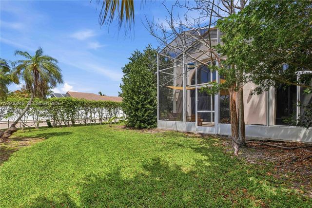 16284 NW 24th St, Pembroke Pines, FL 33028