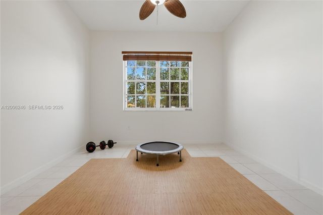 16284 NW 24th St, Pembroke Pines, FL 33028