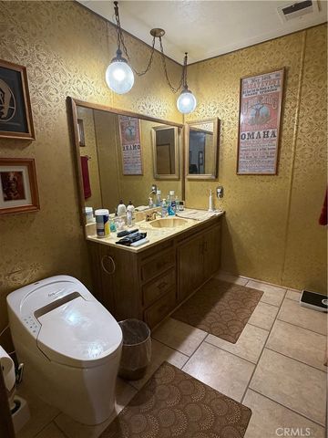 320 N Park Vista 52, Anaheim, CA 92806