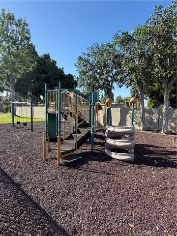 320 N Park Vista 52, Anaheim, CA 92806