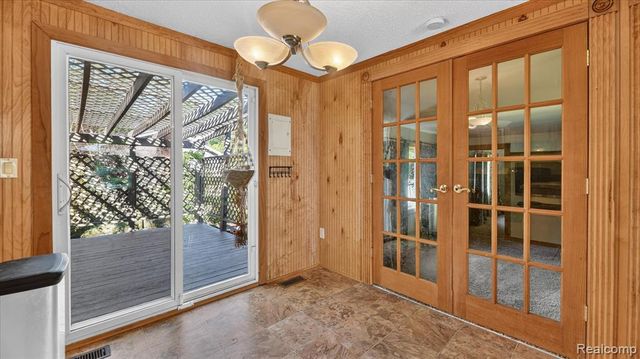 2095 Qualla Avenue, Wixom, MI 48393