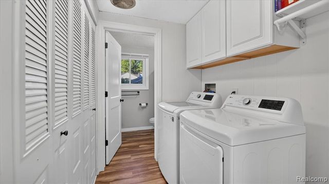 2095 Qualla Avenue, Wixom, MI 48393