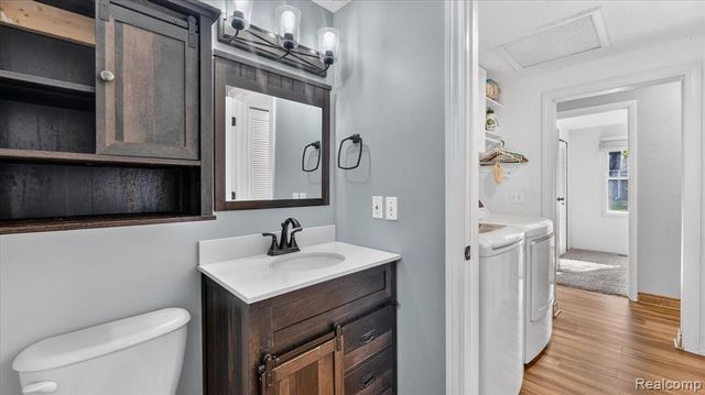 2095 Qualla Avenue, Wixom, MI 48393