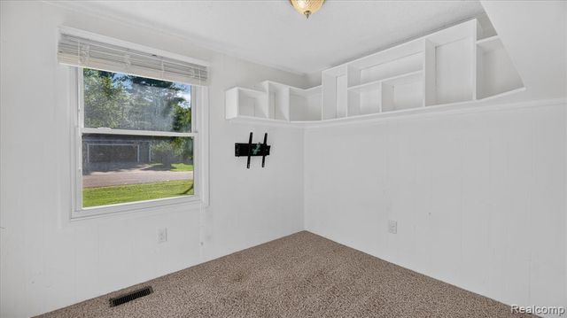 2095 Qualla Avenue, Wixom, MI 48393