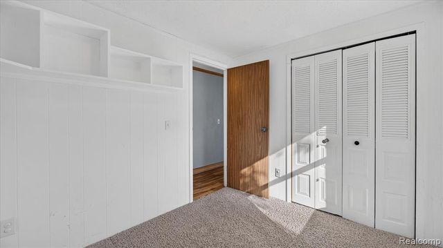 2095 Qualla Avenue, Wixom, MI 48393