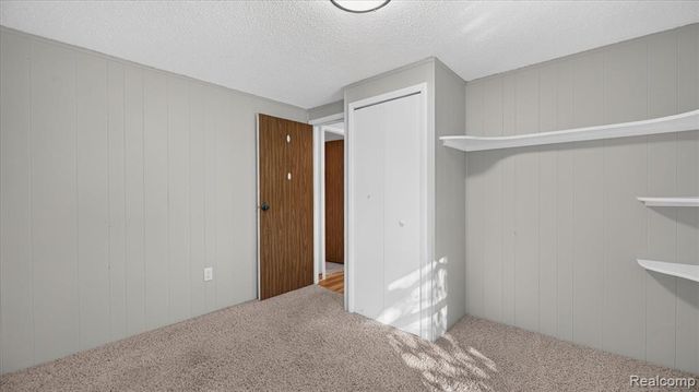 2095 Qualla Avenue, Wixom, MI 48393