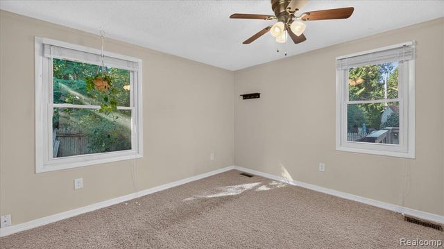 2095 Qualla Avenue, Wixom, MI 48393
