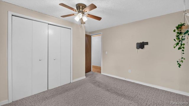 2095 Qualla Avenue, Wixom, MI 48393