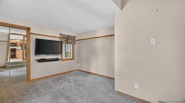 2095 Qualla Avenue, Wixom, MI 48393