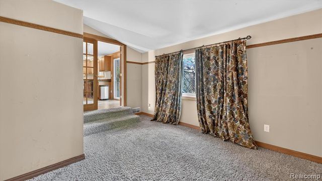 2095 Qualla Avenue, Wixom, MI 48393