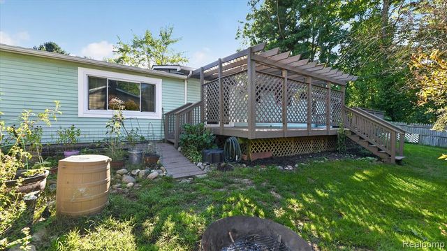 2095 Qualla Avenue, Wixom, MI 48393