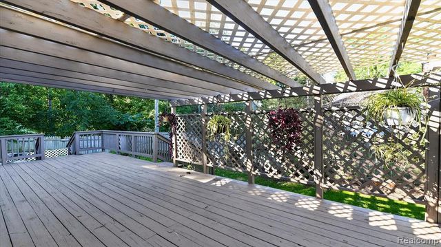 2095 Qualla Avenue, Wixom, MI 48393