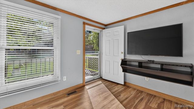 2095 Qualla Avenue, Wixom, MI 48393