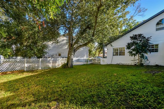 9149 MAPLE COURT, Seminole, FL 33777