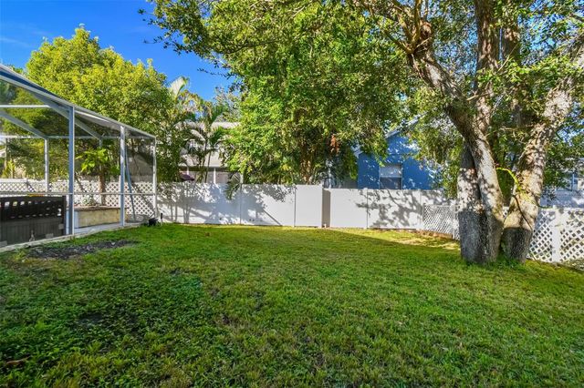 9149 MAPLE COURT, Seminole, FL 33777