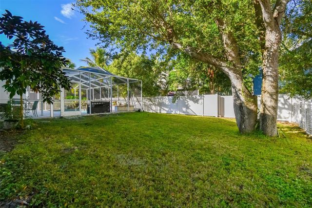 9149 MAPLE COURT, Seminole, FL 33777