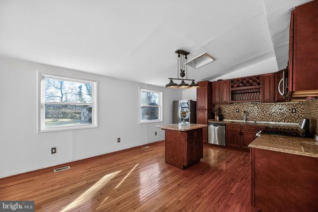 623 KENILWORTH AVE, Cherry Hill, NJ 08002