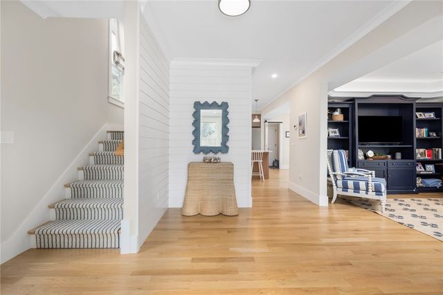 28 Carroll Avenue, Newport, RI 02840
