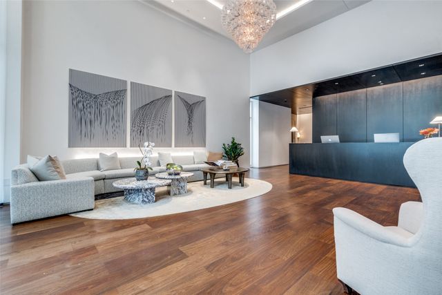 2408 Victory Park Lane 1132, Dallas, TX 75219