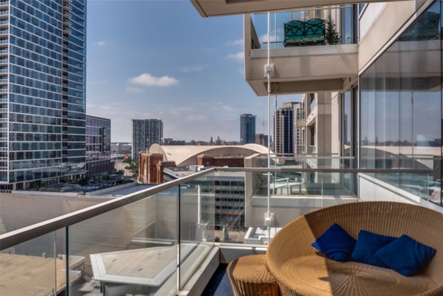 2408 Victory Park Lane 1132, Dallas, TX 75219