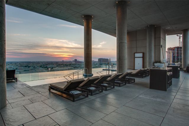 2408 Victory Park Lane 1132, Dallas, TX 75219