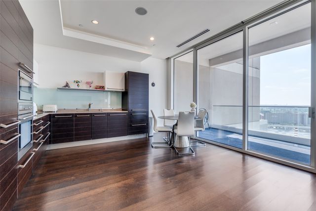 2408 Victory Park Lane 1132, Dallas, TX 75219