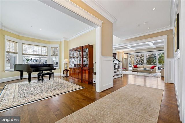 5709 OLDCHESTER RD, Bethesda, MD 20817