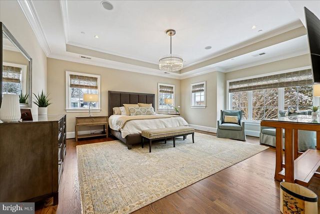 5709 OLDCHESTER RD, Bethesda, MD 20817