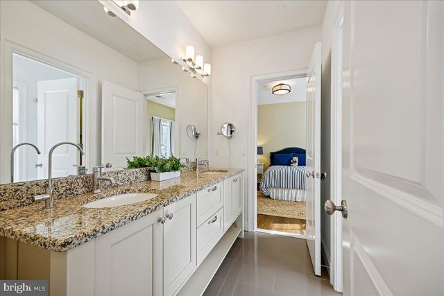 5709 OLDCHESTER RD, Bethesda, MD 20817