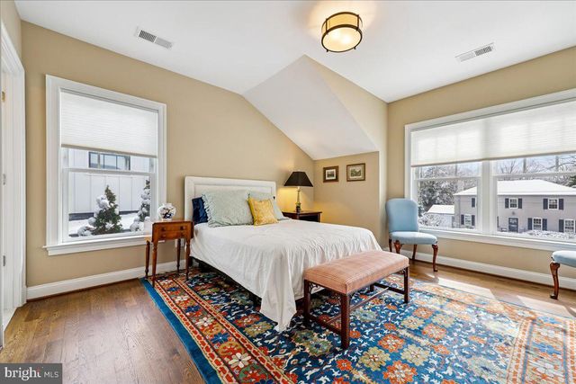 5709 OLDCHESTER RD, Bethesda, MD 20817