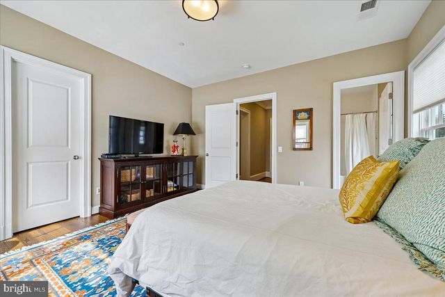 5709 OLDCHESTER RD, Bethesda, MD 20817