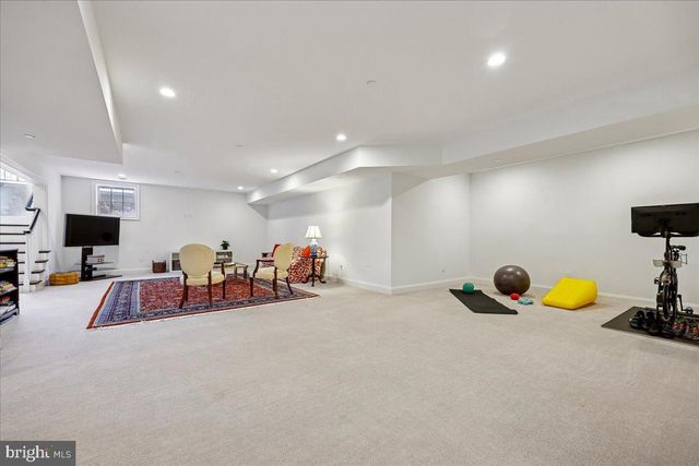 5709 OLDCHESTER RD, Bethesda, MD 20817