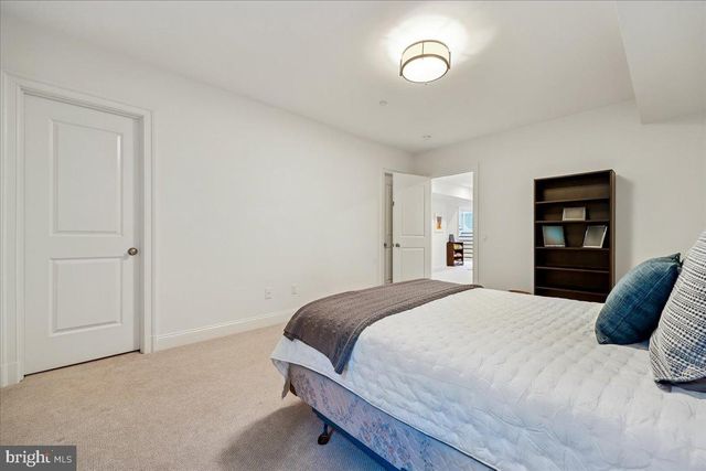 5709 OLDCHESTER RD, Bethesda, MD 20817