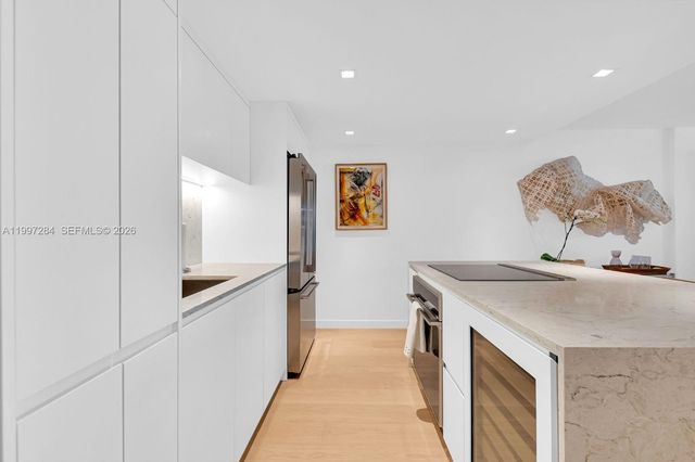 199 Ocean Lane Dr 602, Key Biscayne, FL 33149