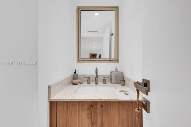 199 Ocean Lane Dr 602, Key Biscayne, FL 33149