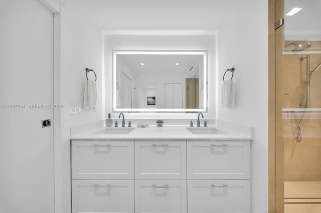 199 Ocean Lane Dr 602, Key Biscayne, FL 33149