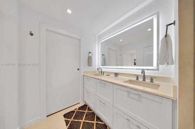 199 Ocean Lane Dr 602, Key Biscayne, FL 33149