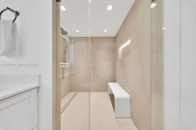 199 Ocean Lane Dr 602, Key Biscayne, FL 33149