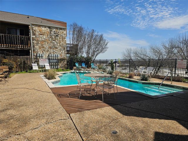 6903 Deatonhill DR 2, Austin, TX 78745